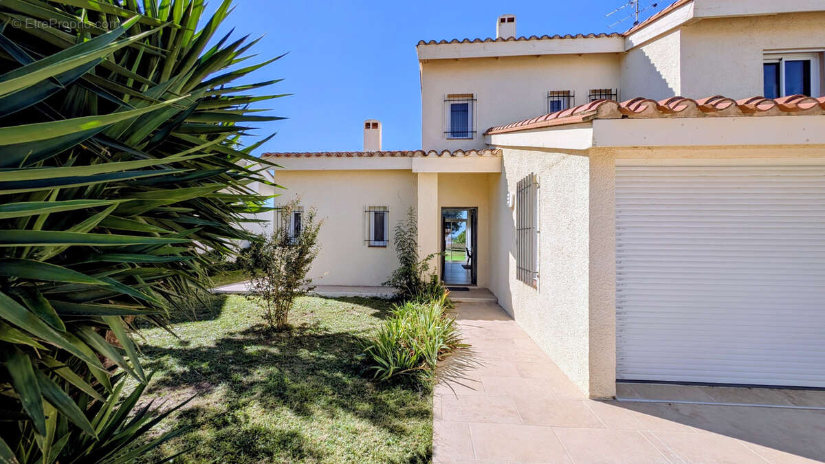 Maison à VILLENEUVE-DE-LA-RAHO