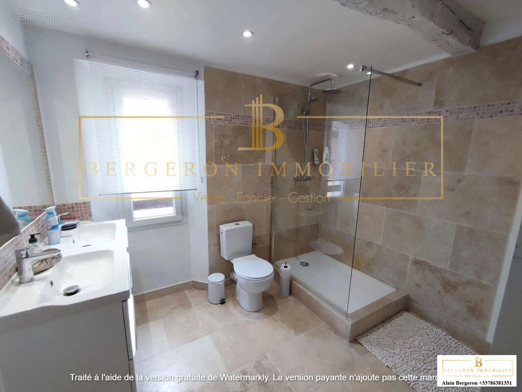 Maison à SAINT-CEZAIRE-SUR-SIAGNE