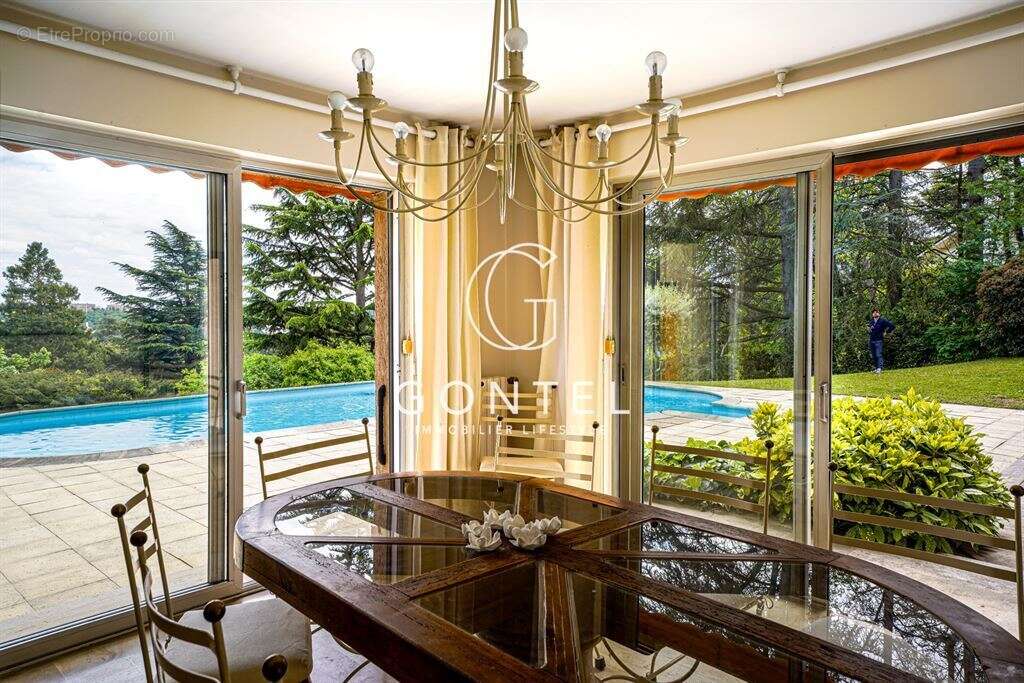 Maison à SAINT-CYR-AU-MONT-D'OR