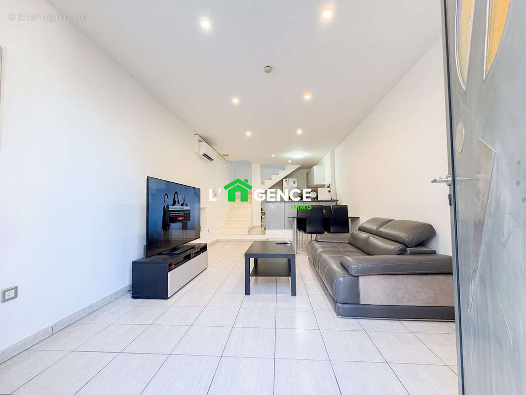 Appartement à CHATEAUNEUF-LES-MARTIGUES