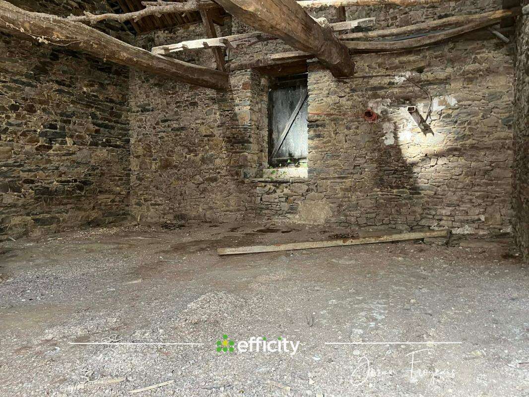 Maison à MESSAC