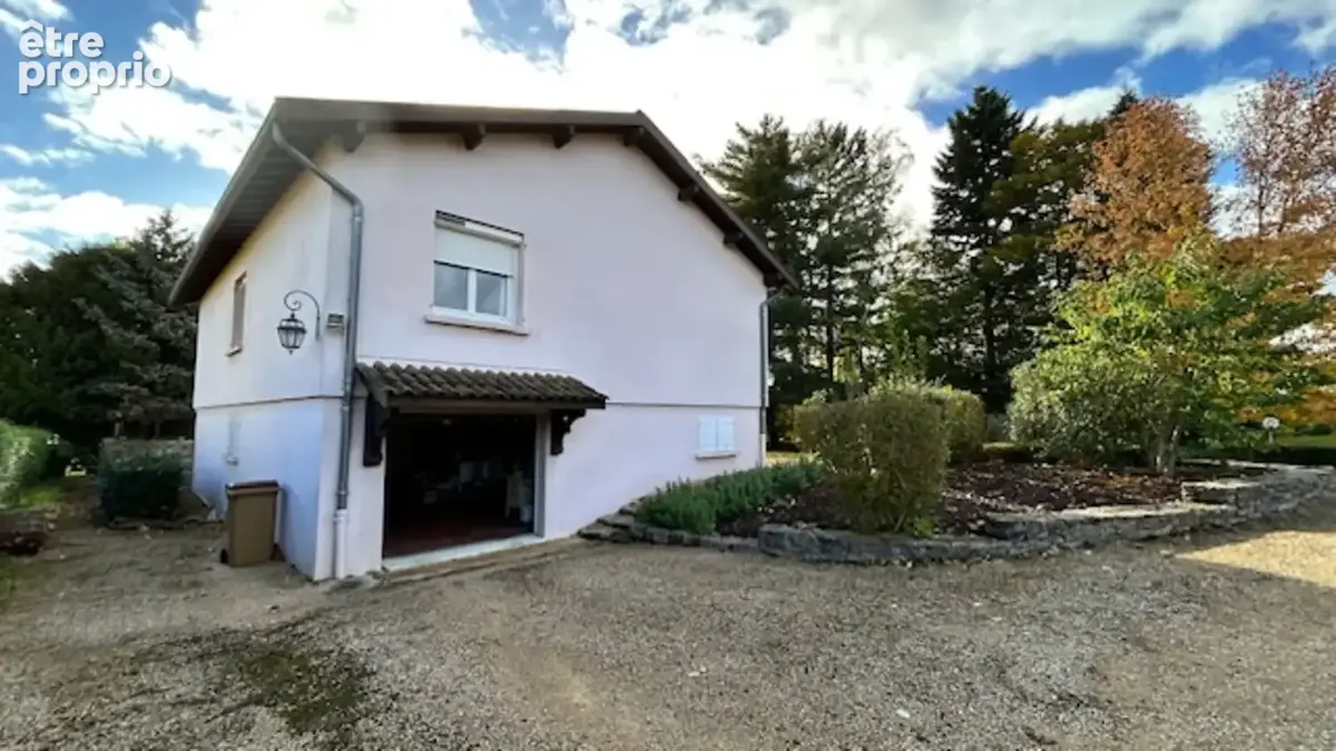 Maison familiale spacieuse avec terrasses et grand garage, à Sancé - photo 4
