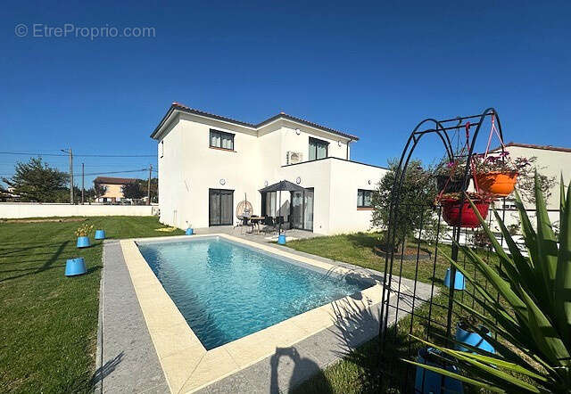 Maison à SAINT-HILAIRE