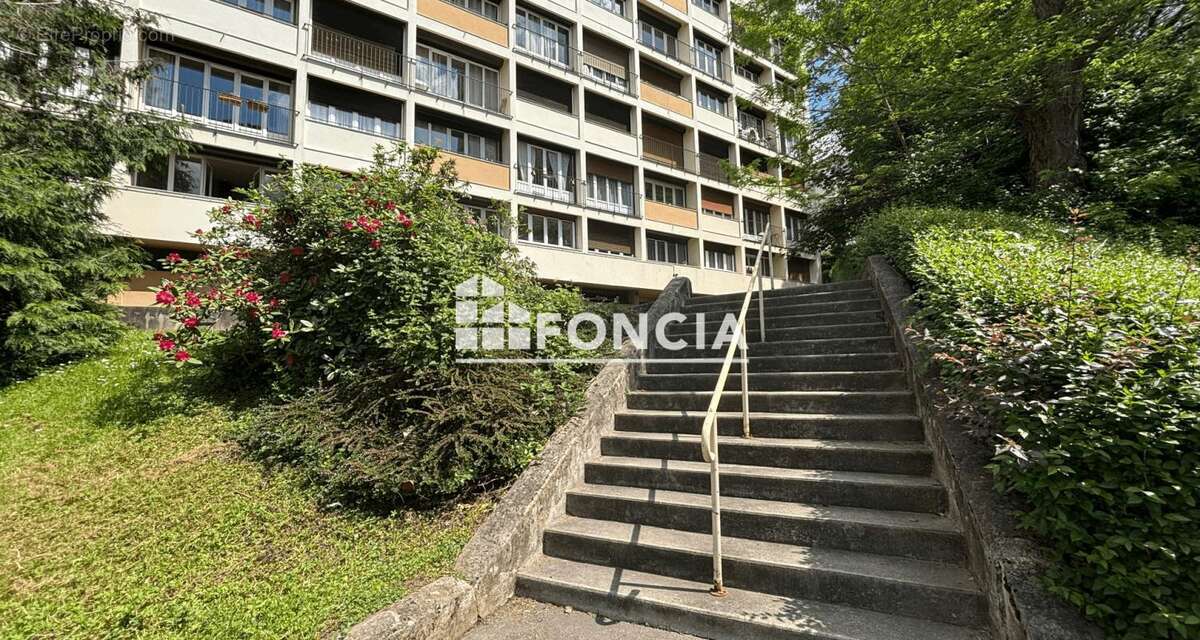 Appartement à SAINT-ETIENNE