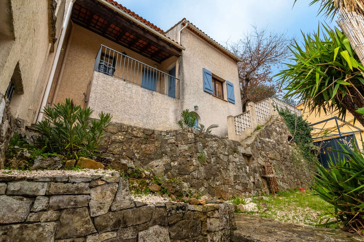 Maison à SOLLIES-TOUCAS