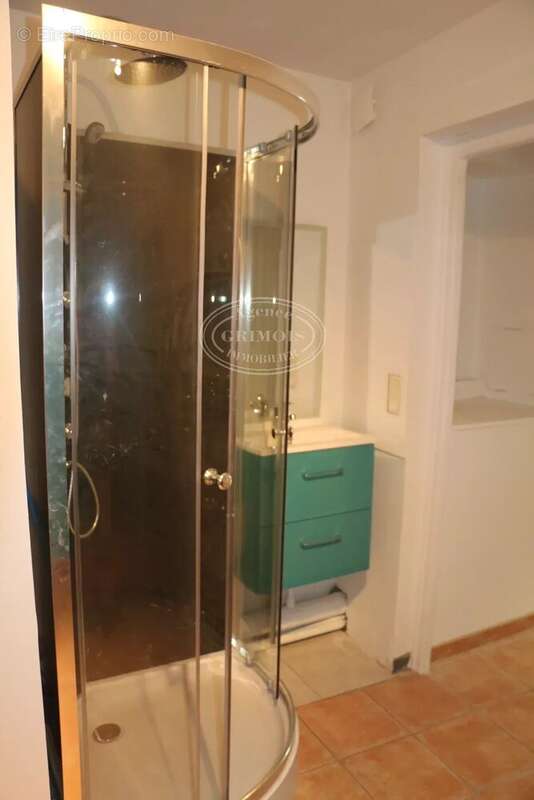 CREDIT VENDEUR - 2 appartements et 1 local commercial - photo 3