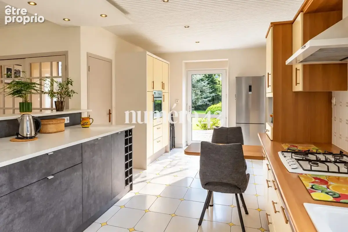 Maison 9 pièces 223 m² à vendre à Landivisiau (29400) - photo 4