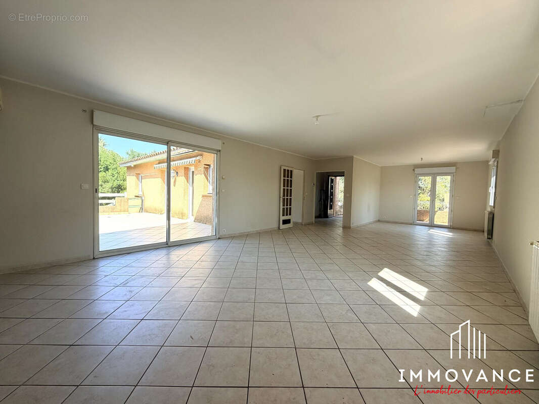 Maison 132 m² à Saint-Drezery  - photo 6