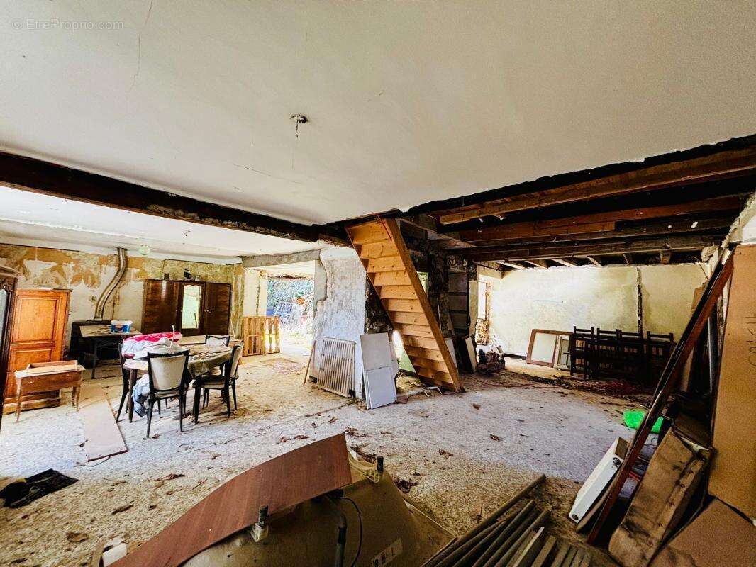 Maison à PIED-DE-BORNE