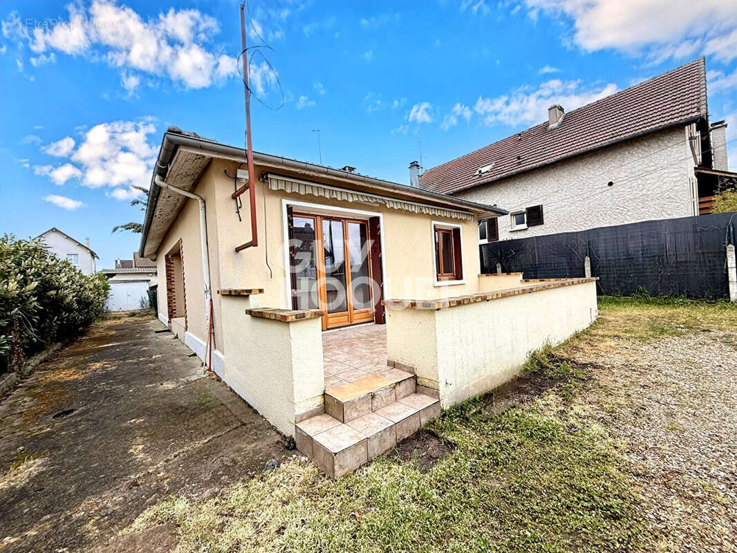 Maison à EPONE