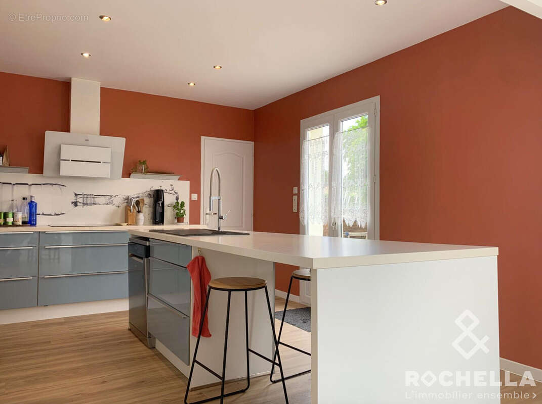 Maison 152 m² à Thaire  - photo 4