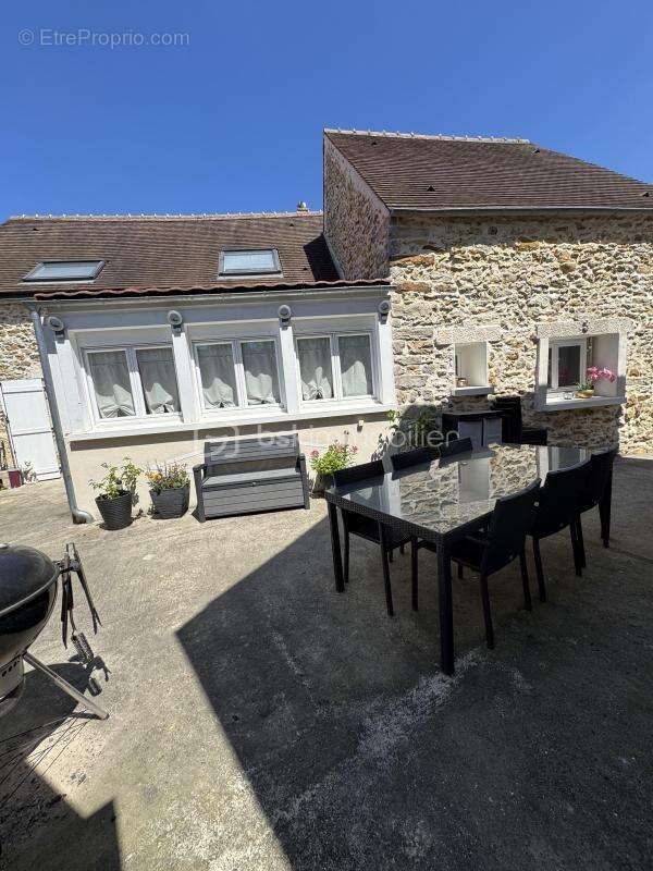 Maison à ROZAY-EN-BRIE