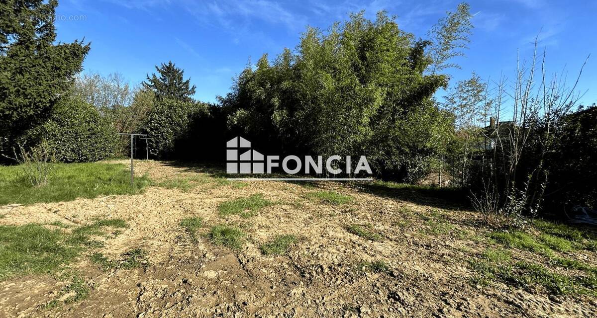 Terrain à RILLIEUX-LA-PAPE