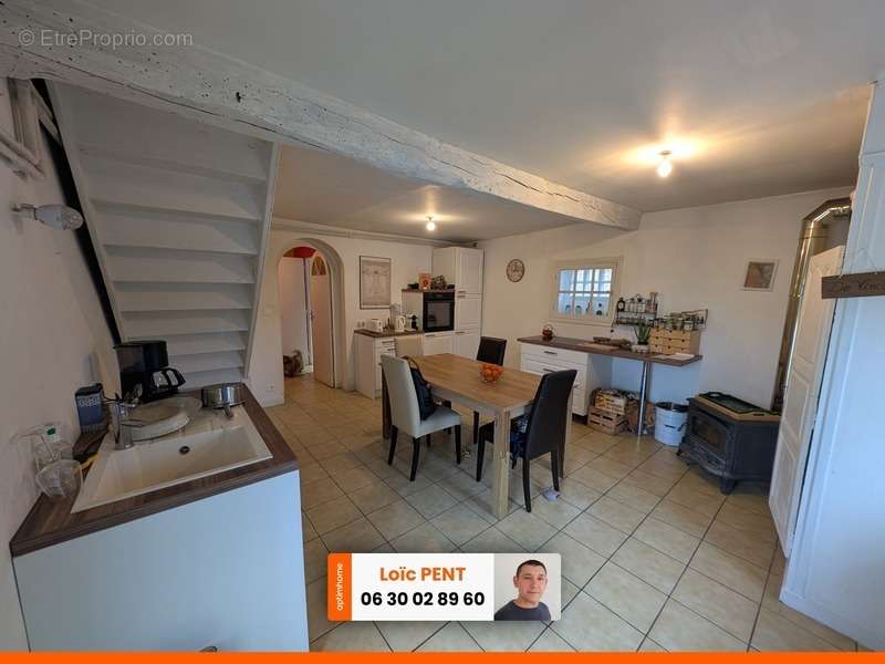 Maison à LE MAYET-DE-MONTAGNE