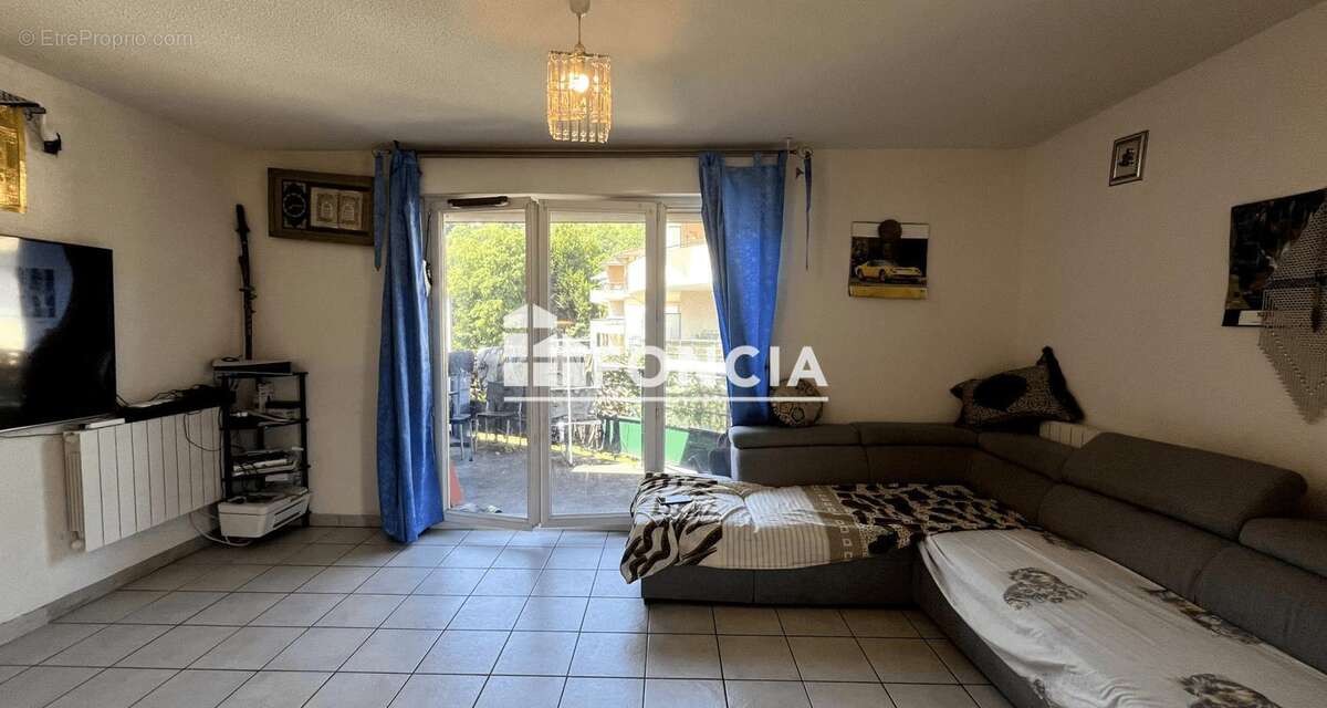 Appartement T3 avec terrasse et 2 parking – Résidence sécurisée avec piscine - photo 4