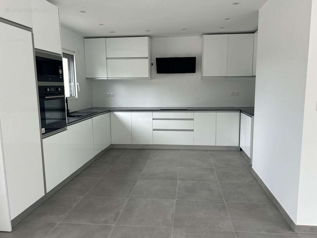 Maison à SAINT-PAUL-LES-ROMANS