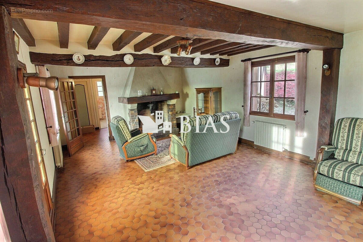 Maison à LE BEC-HELLOUIN