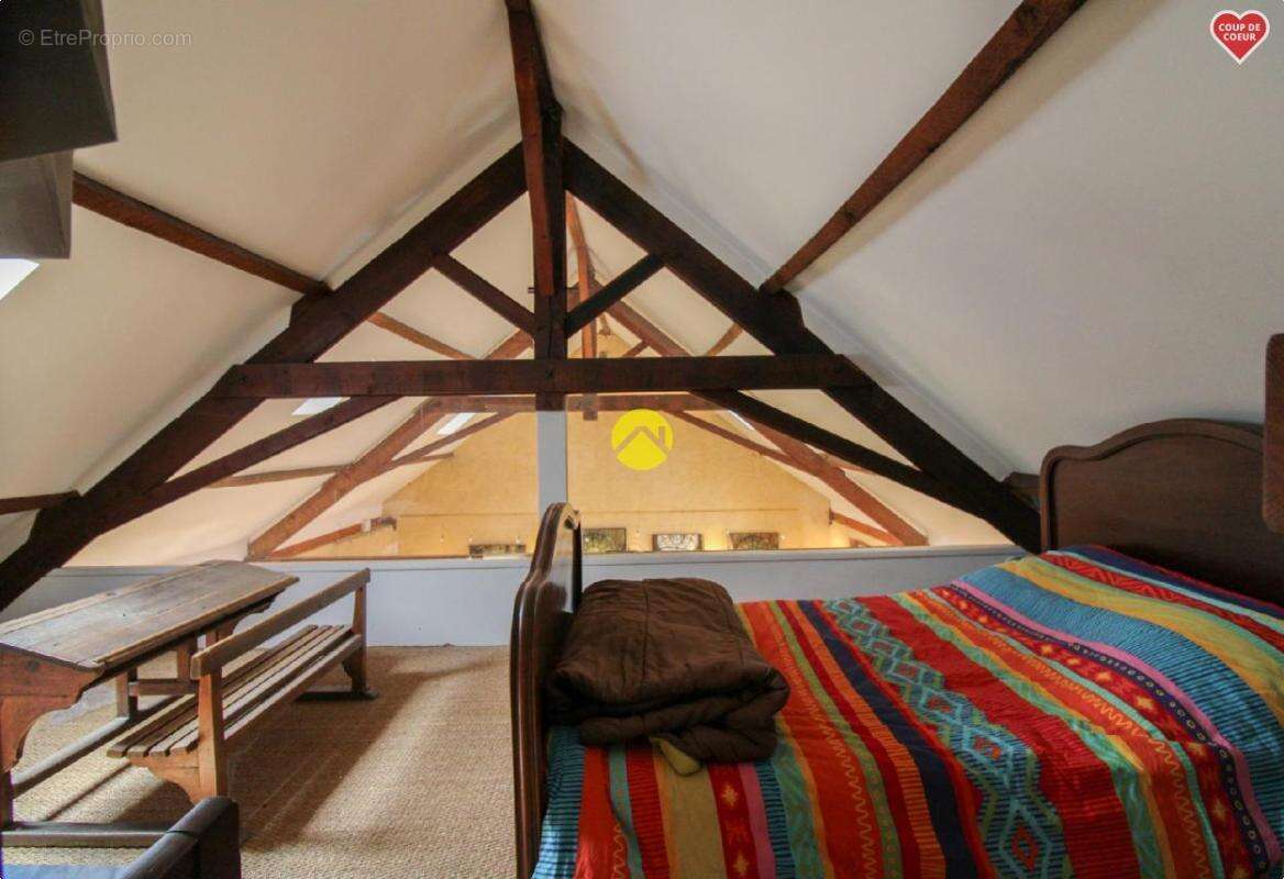 Commerce à LE BUISSON-DE-CADOUIN