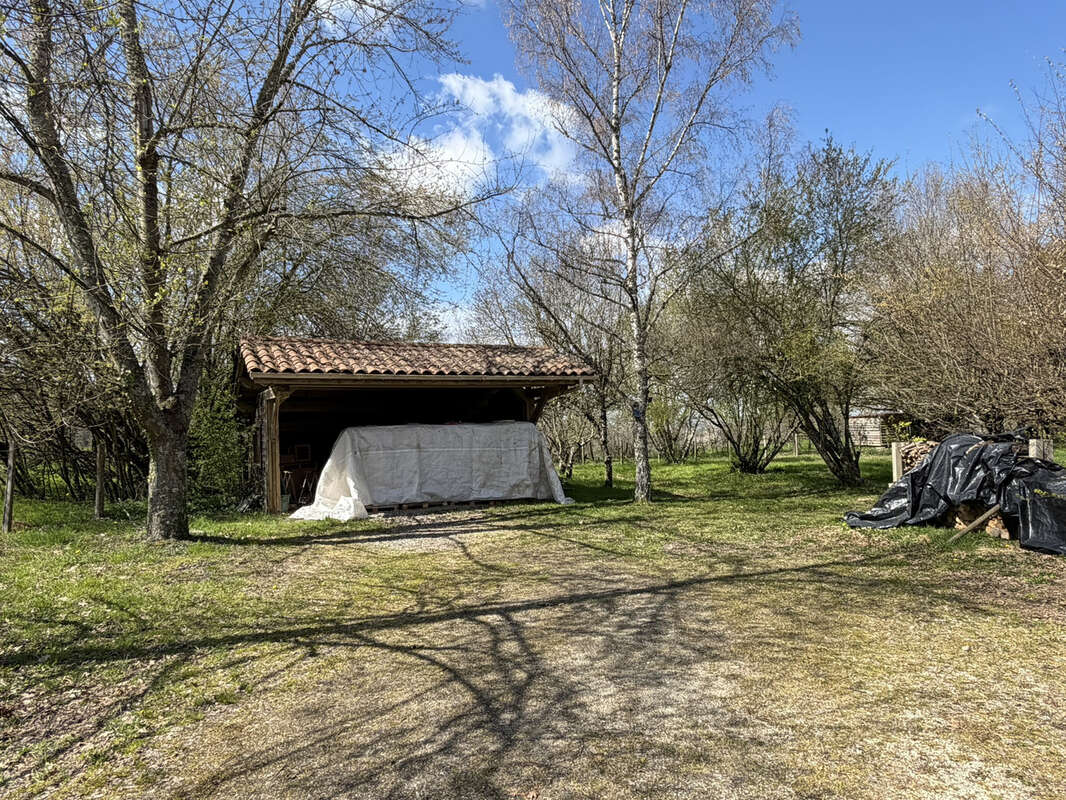 Maison à AUGEROLLES