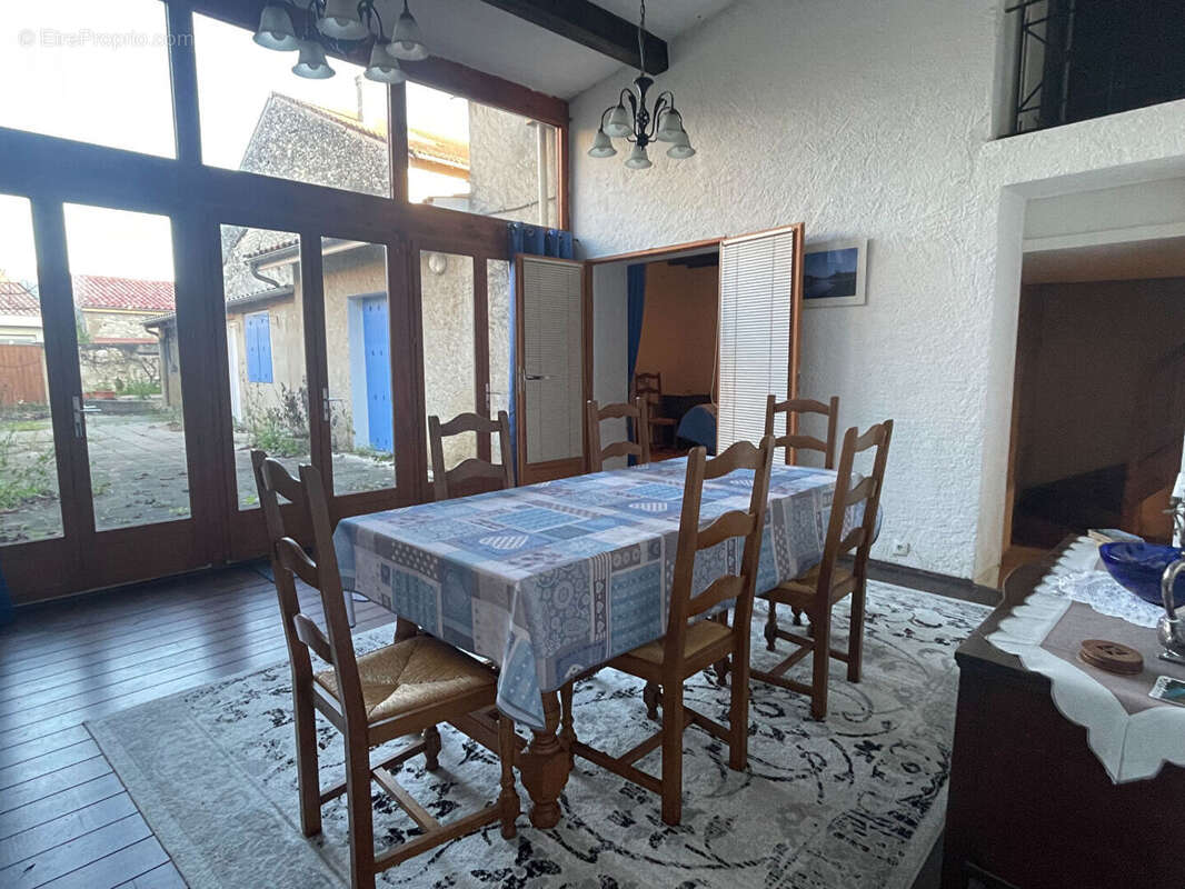 Maison à LA SAUVETAT-DU-DROPT