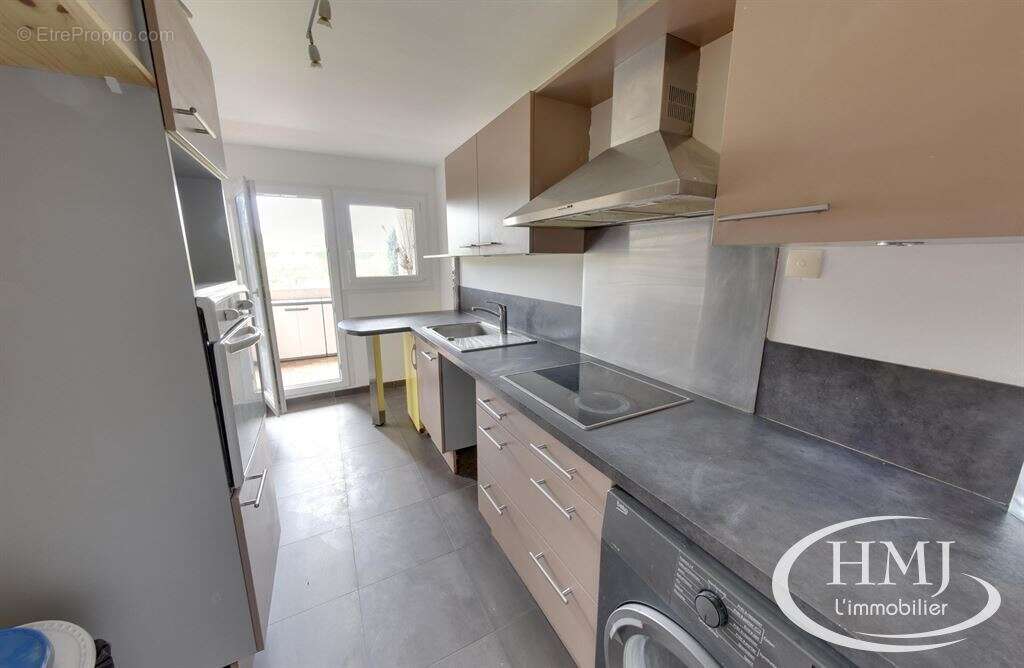 Appartement 87 m² à Courcouronnes  - photo 2