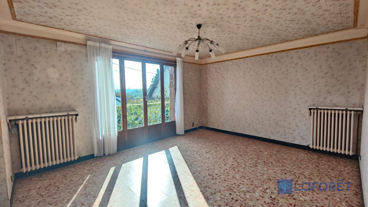 Maison à OLLAINVILLE