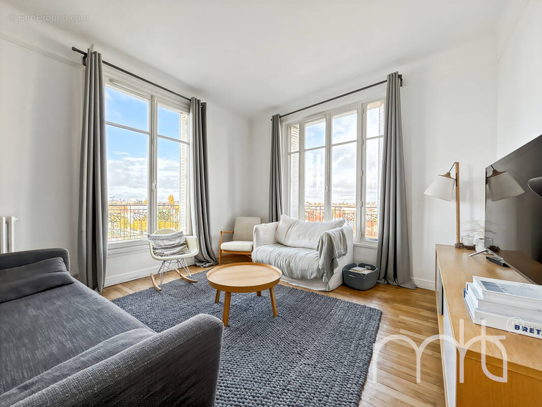 Appartement à LA GARENNE-COLOMBES