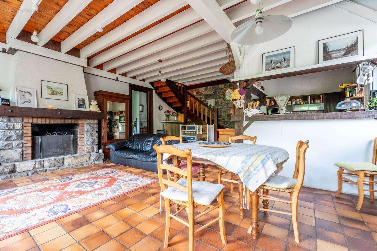 Maison à BRUSSIEU