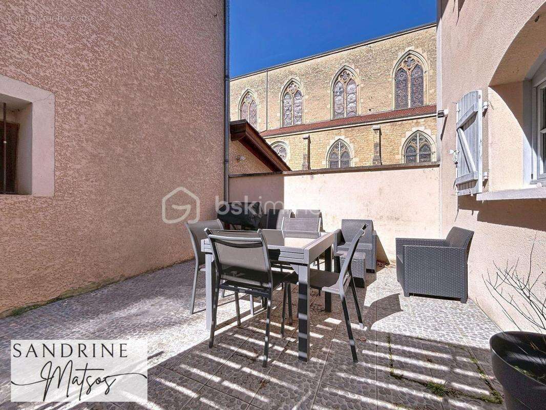 Appartement à SAINT-LAURENT-DE-MURE