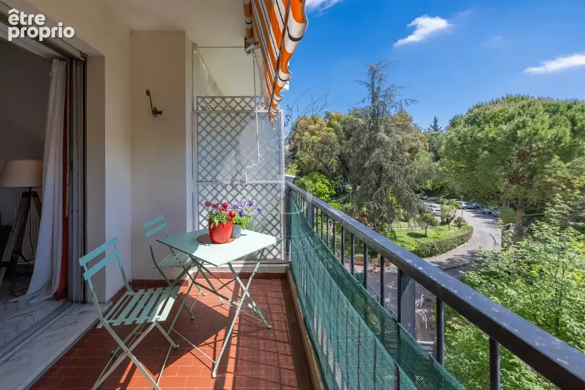 Appartement traversant avec parking et cave – Nice Cimiez - photo 1
