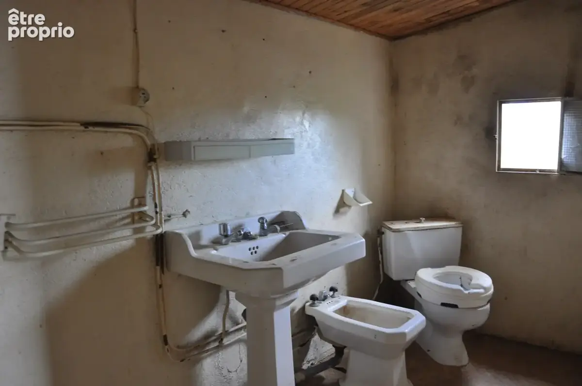 Petite maison des années 30, de 39,40 m2 au sol, avec combles aménageables, sur un terrain de 952 m2 plats. - photo 8