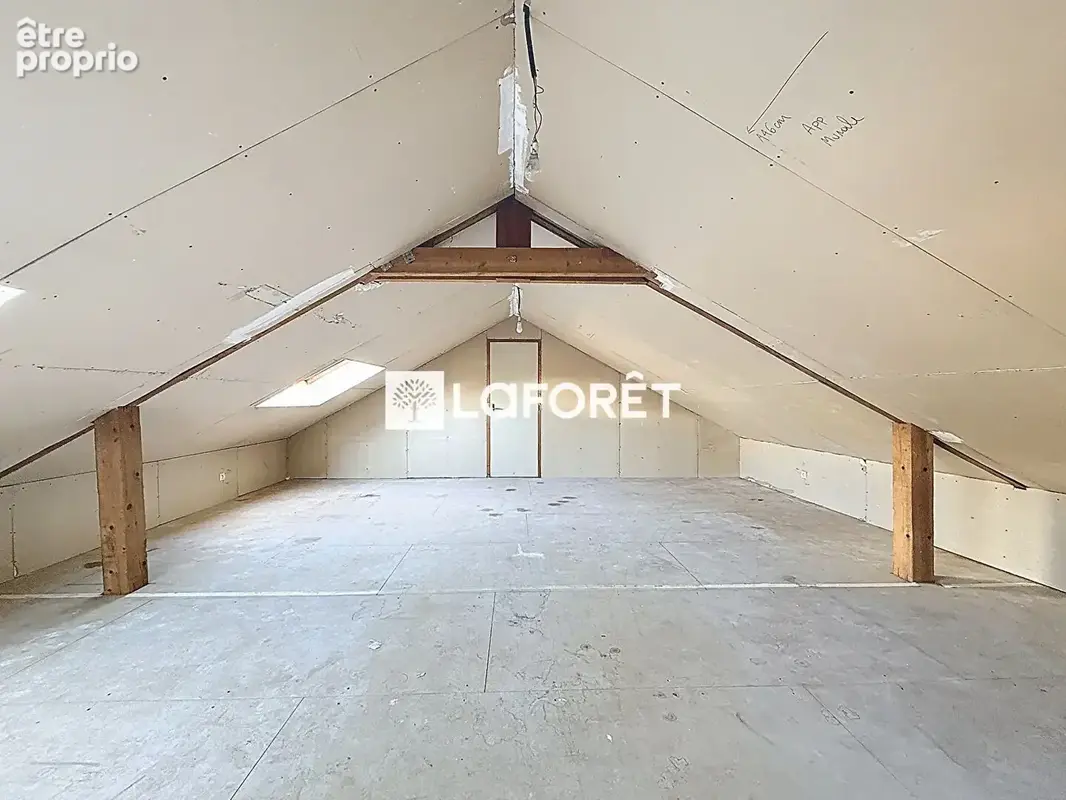 Montreuil la boissiere - maison de 7 pieces sur 185 m² - photo 14