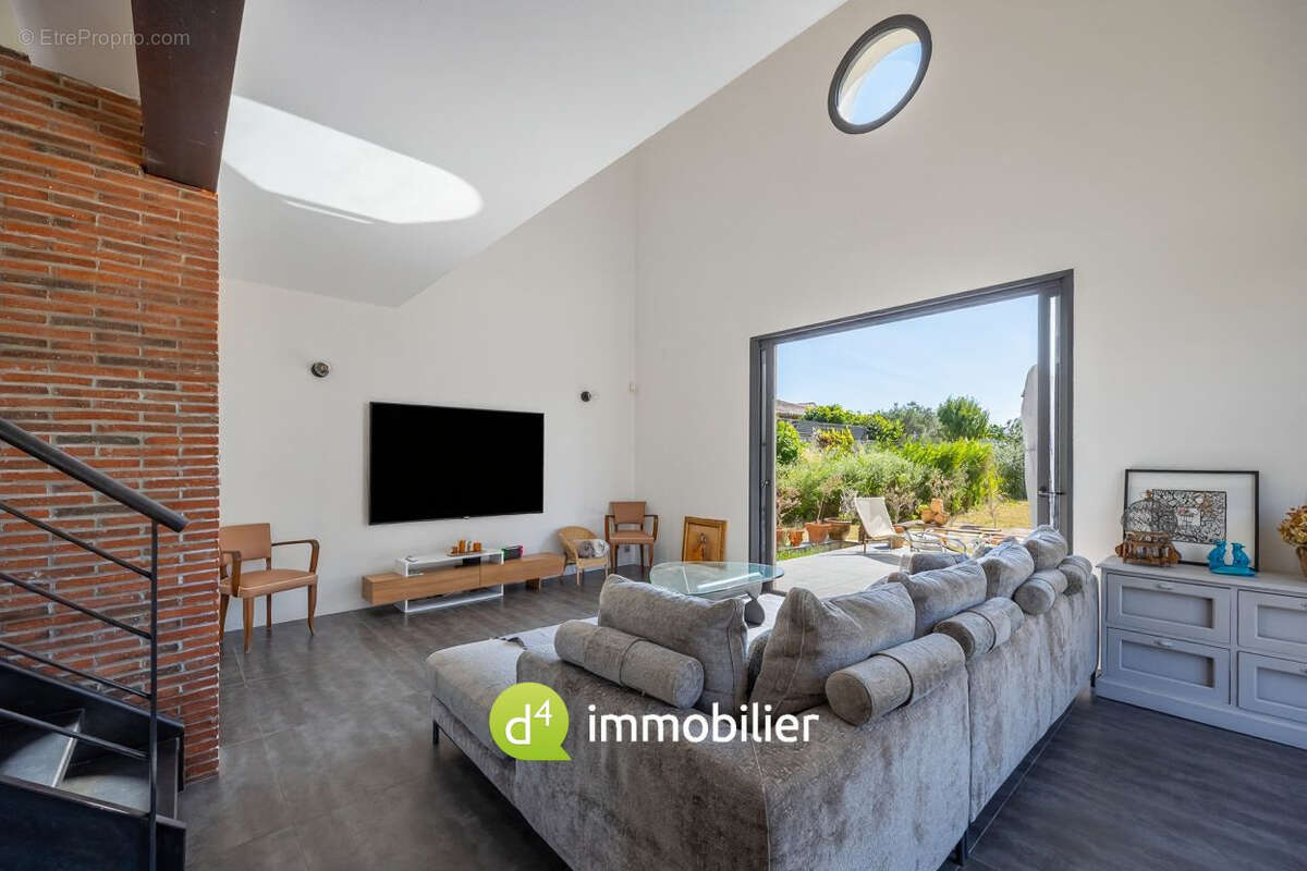 Maison à LA FARE-LES-OLIVIERS