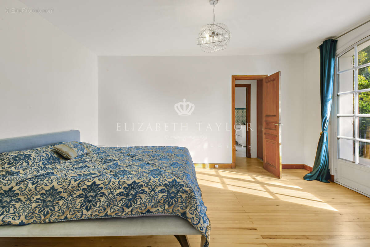 Maison à LE VESINET