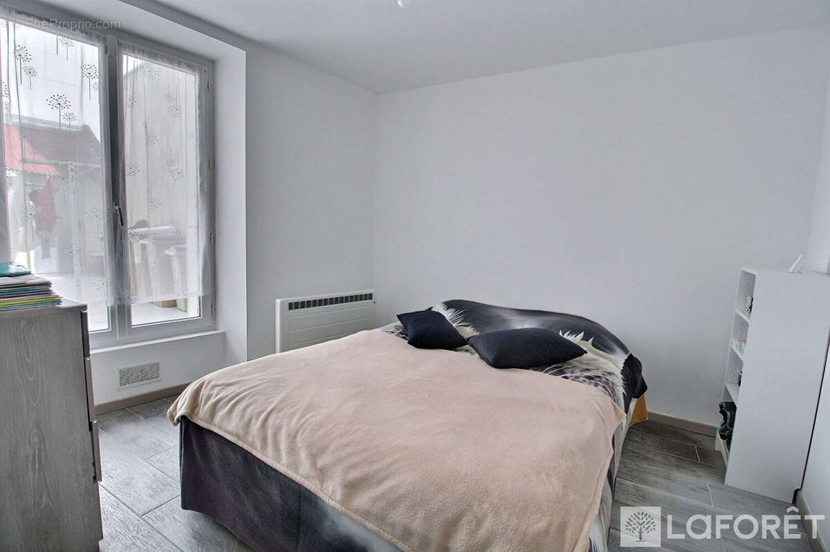 Appartement à LA GARENNE-COLOMBES