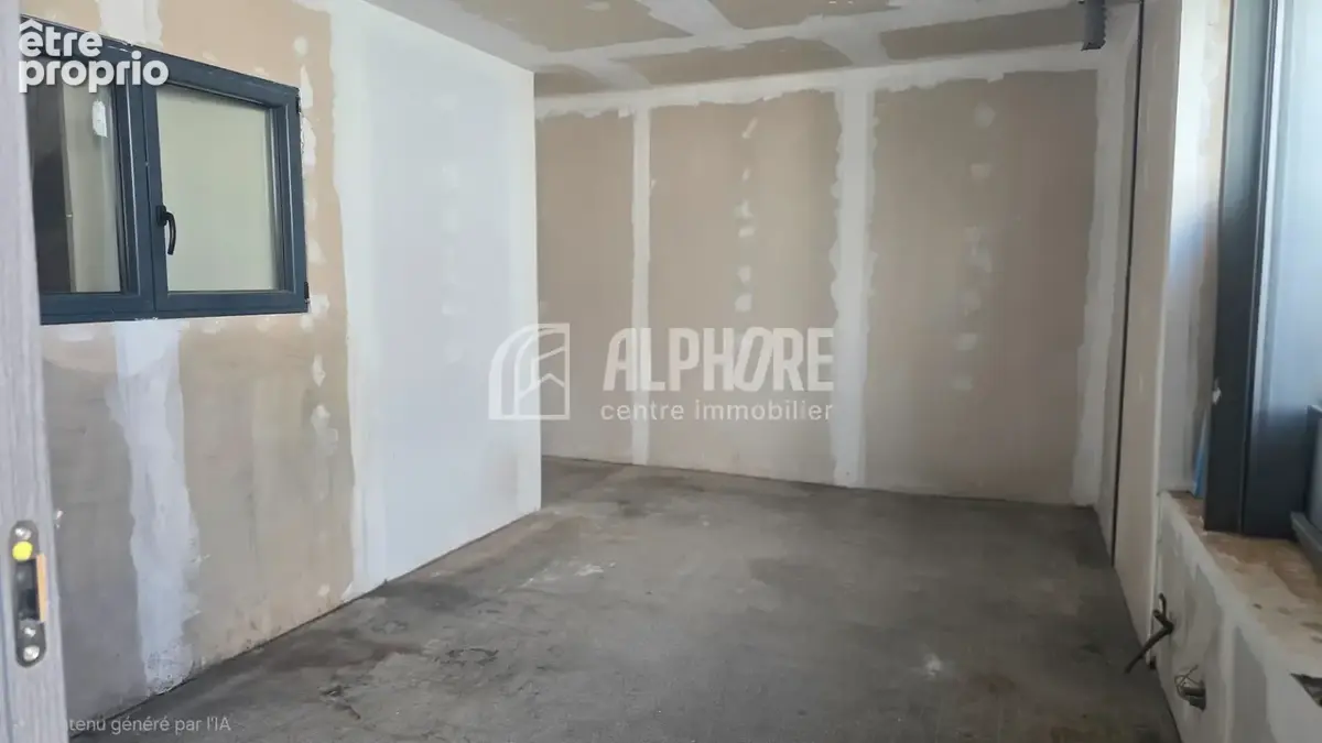 Du calme de l'étage à l'effervescence du centre-ville : votre futur duplex économe. - photo 3