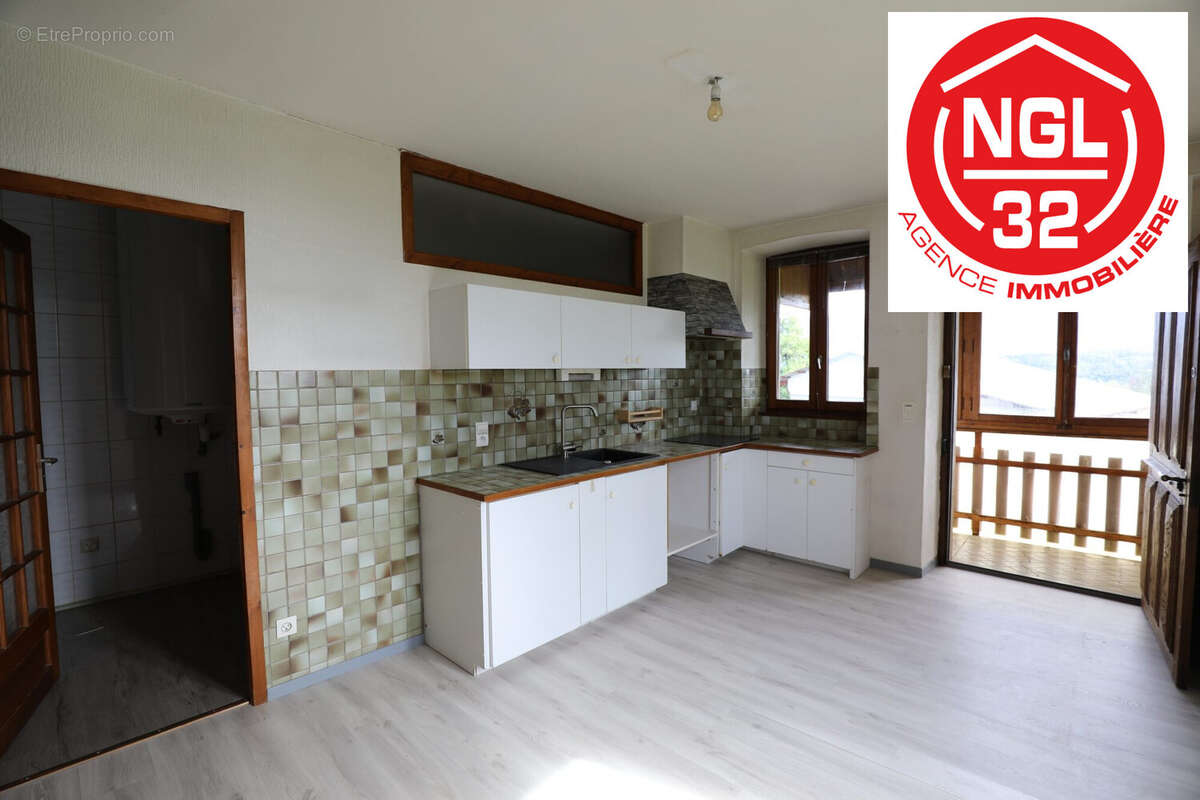 Maison 187 m² à Evires  - photo 9