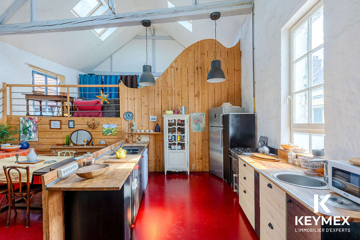 Appartement de caractère de 263 m² - Esprit loft -Sans copropriété - Cergy Village - photo 6