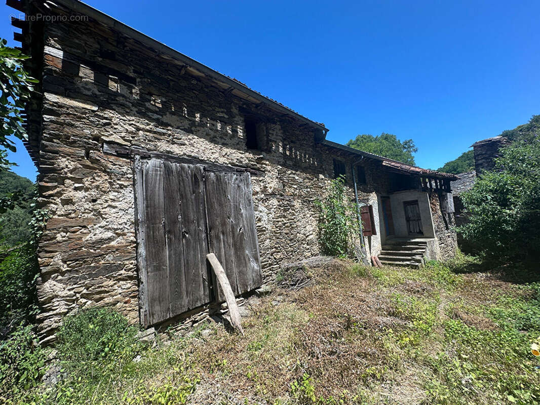 Ambialet - Maison en pierre à rénover - photo 5