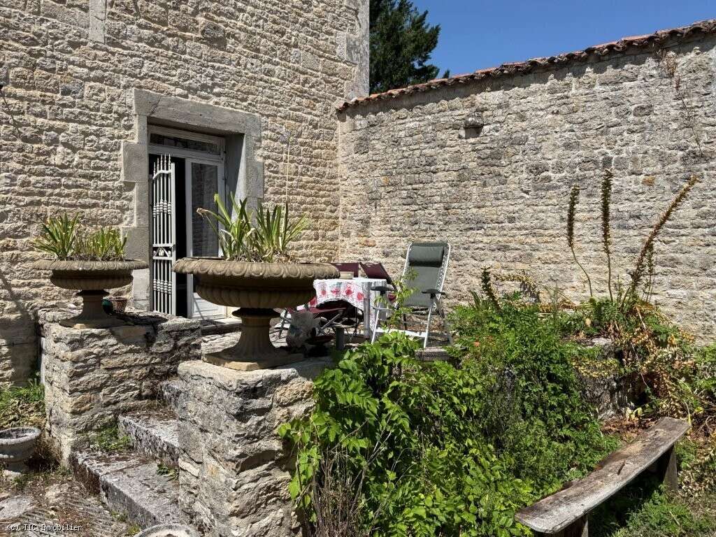 Belle Maison Sur Un Parc de 4843m² Avec Piscine - photo 39
