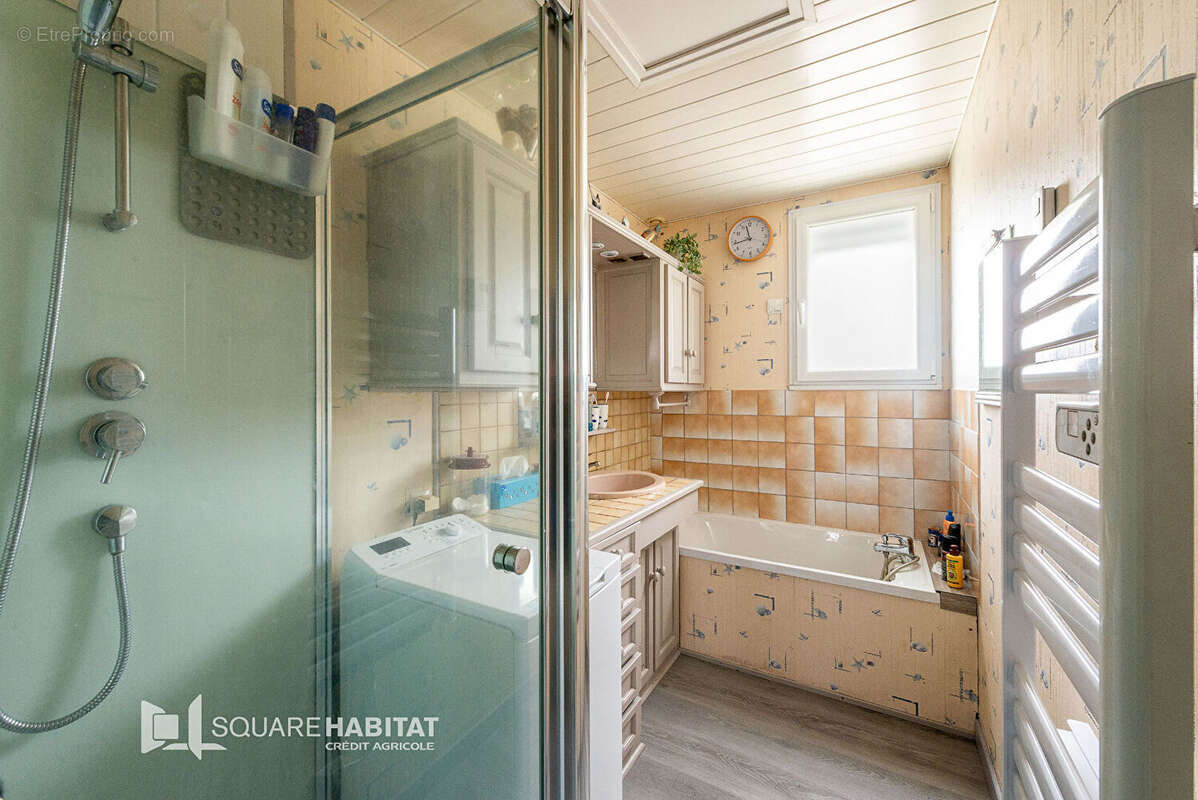 Maison à MONCHECOURT