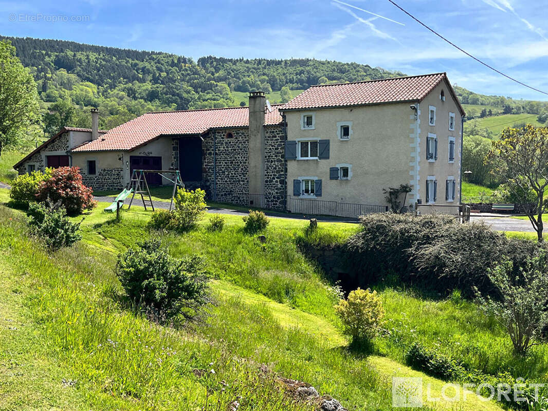 Maison à SIAUGUES-SAINTE-MARIE