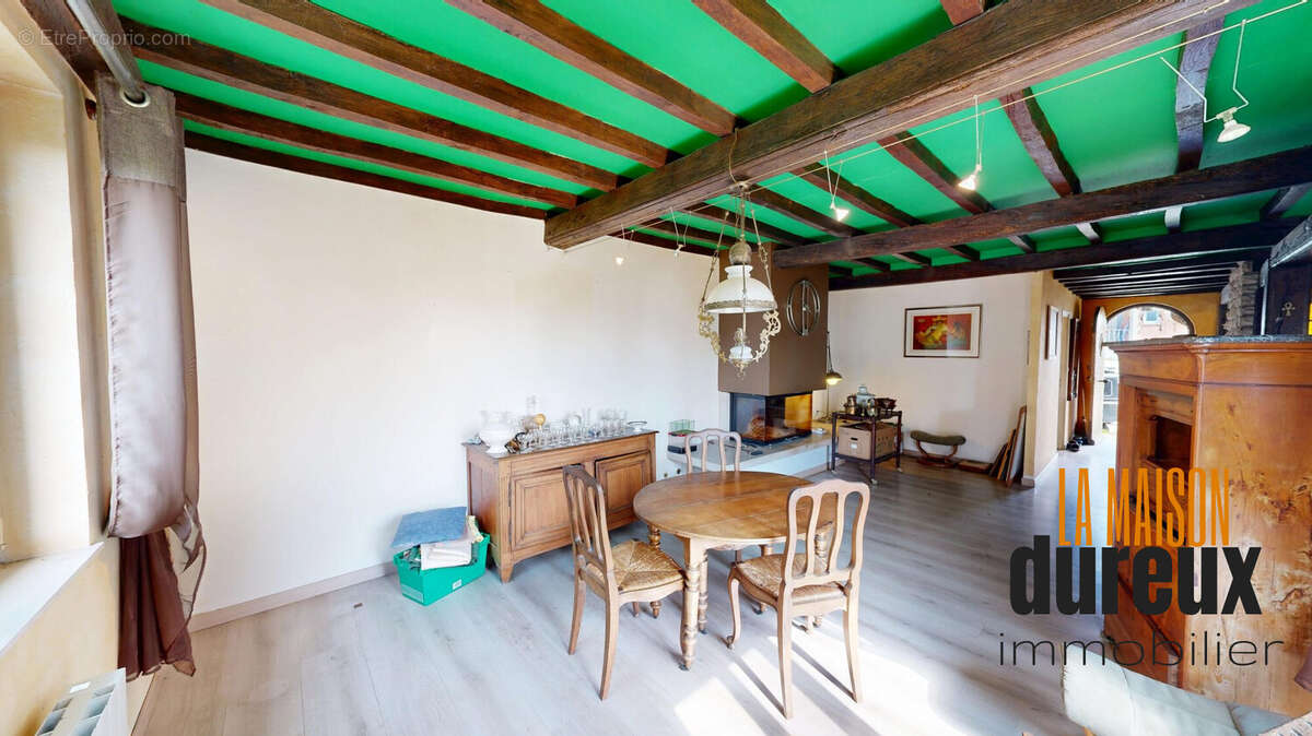 Maison à ARC-LES-GRAY