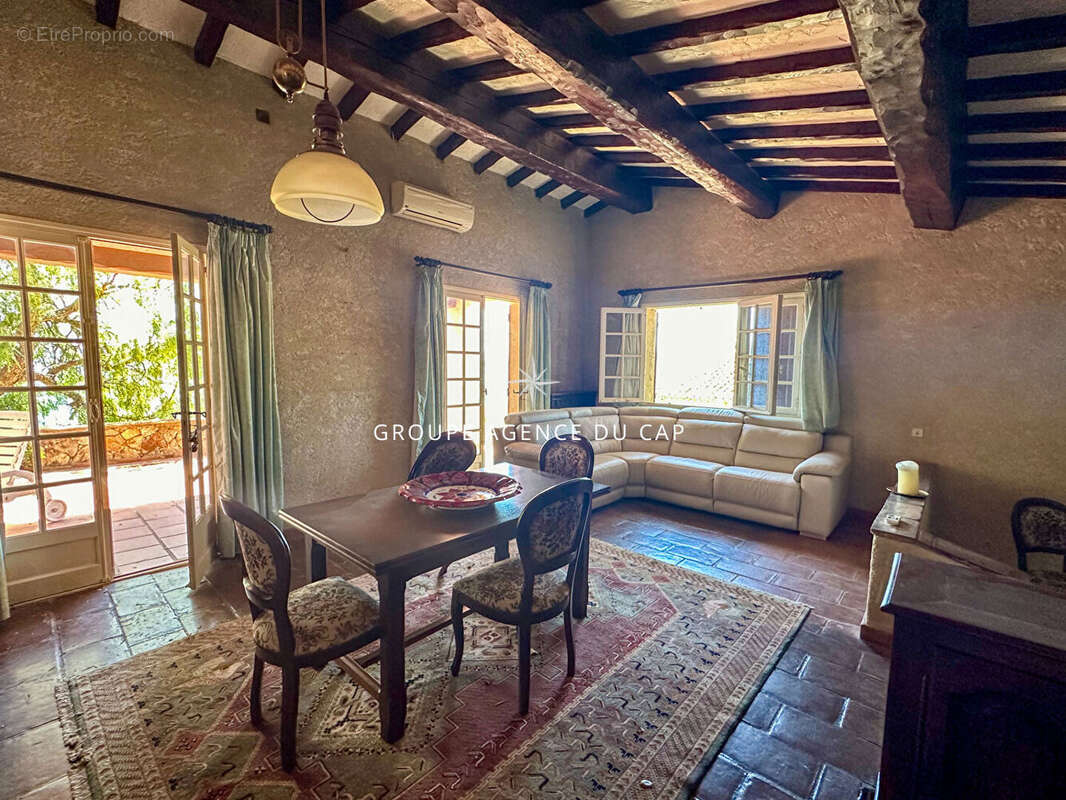 Les issambres villa provençale à rénover avec vue mer panoramique sur le golfe de saint tropez piscine garage - photo 6