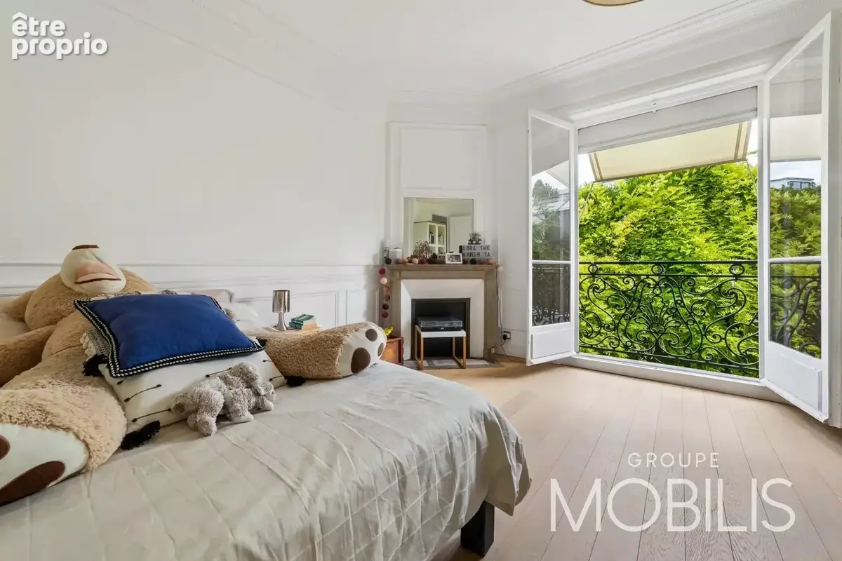 NEUILLY-SUR-SEINE - DUPLEX- 236m2-8 Pièces-5 Chambres- Jardin -3 Terrasses- Balcon - photo 15