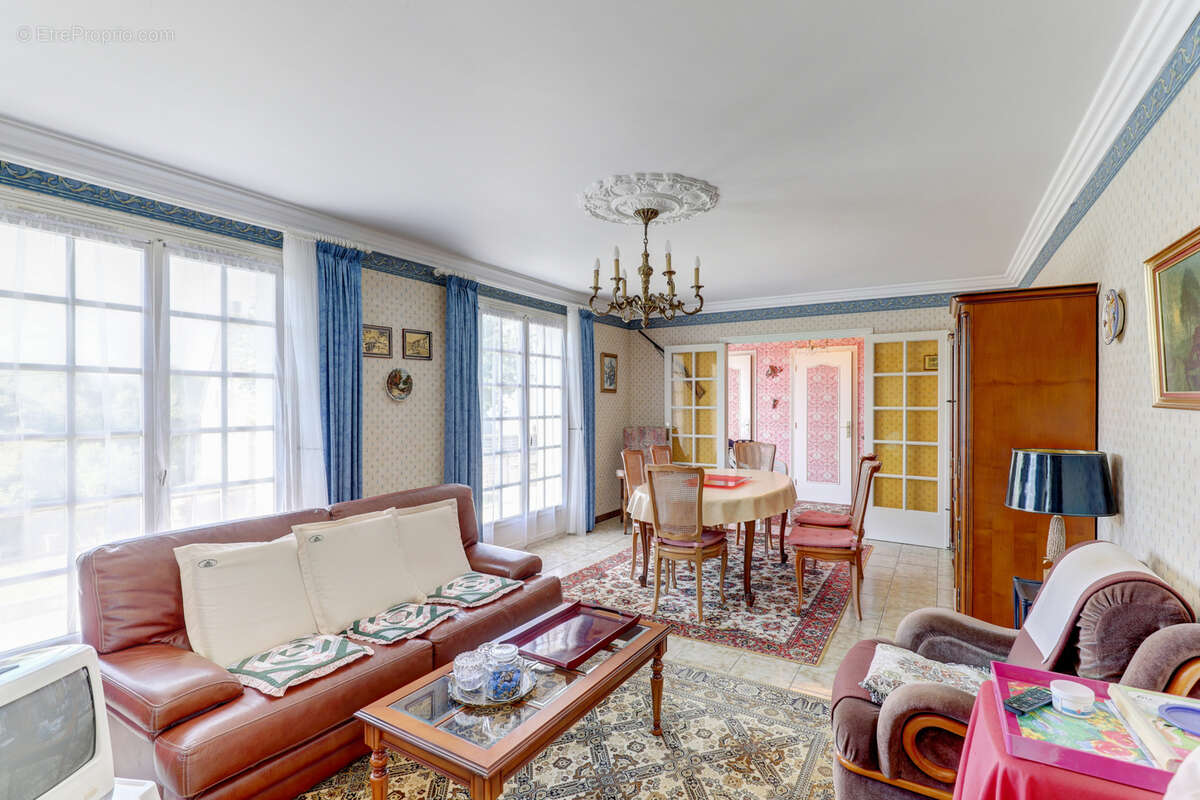 Maison à MAZAYE