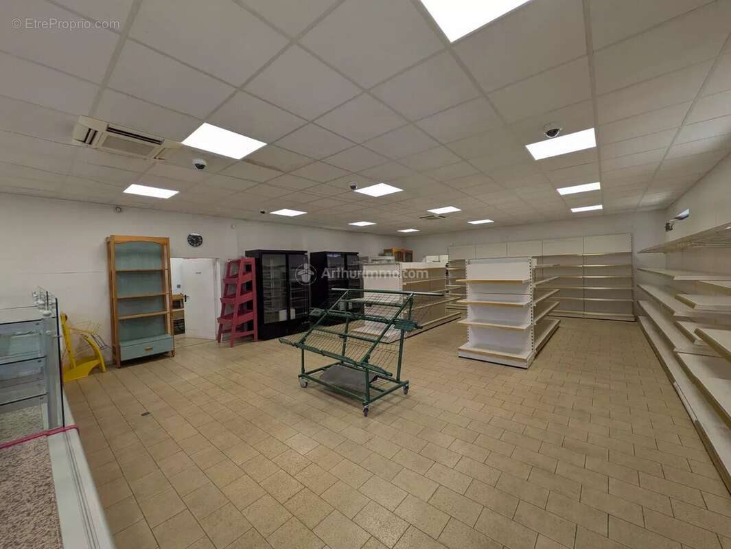 Local commercial - photo 4