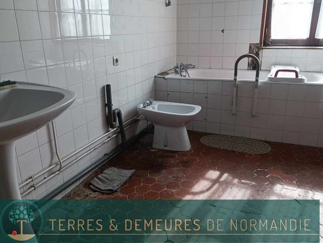 Maison à BOURG-ACHARD