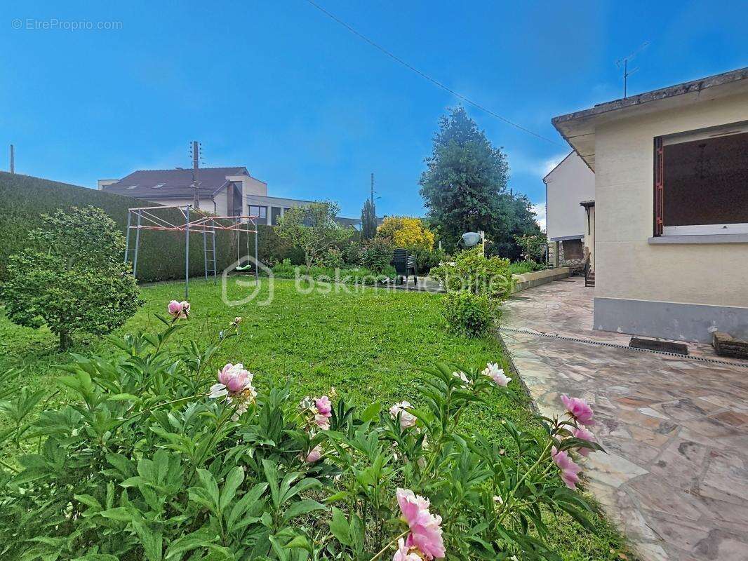 Maison à OZOIR-LA-FERRIERE
