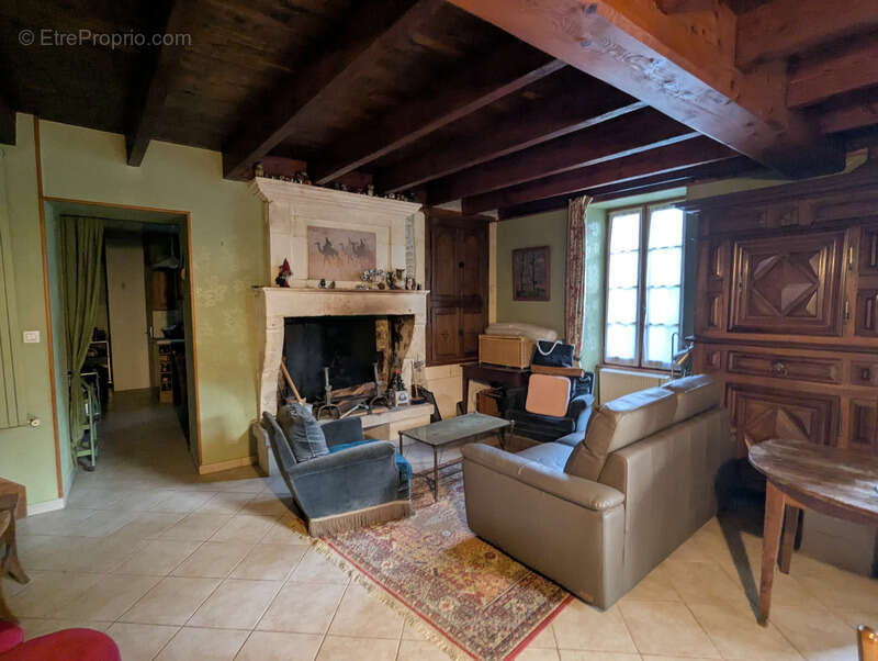 Maison à SEGONZAC